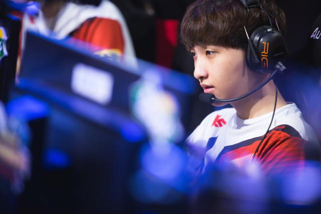 月的整体控 月的整体控